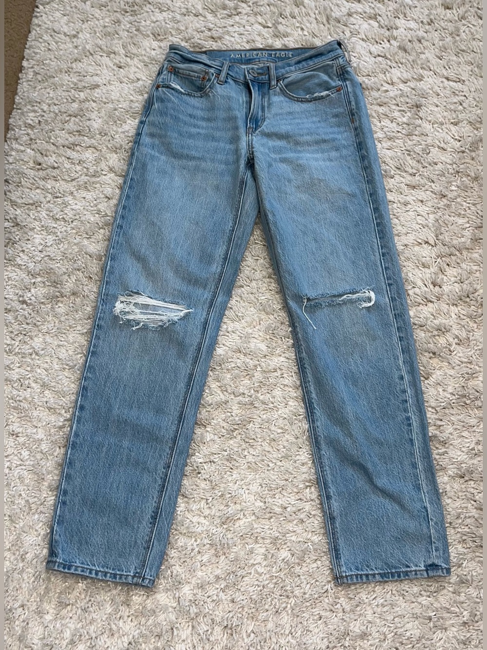 American Eagle Outfitters Women's Light Blue Distressed 90’s Straight-Leg Jeans